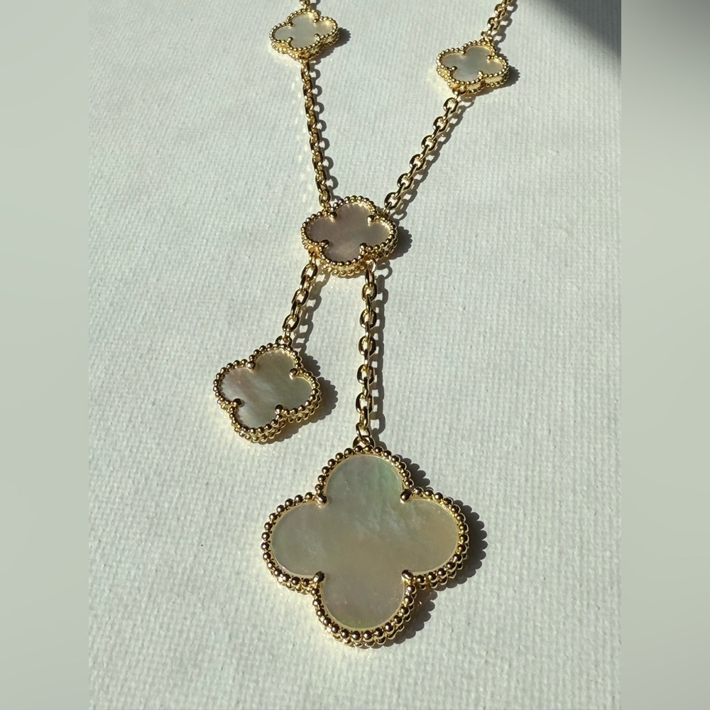 Elegant Clover Necklace – Inspired by Timeless Luxury Design - Picture 9 of 14